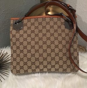 Gucci authentic messenger bag